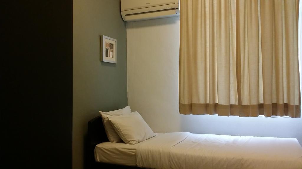 Jean Cleancomfy Apt Near Beach Batu Ferringhi Room photo