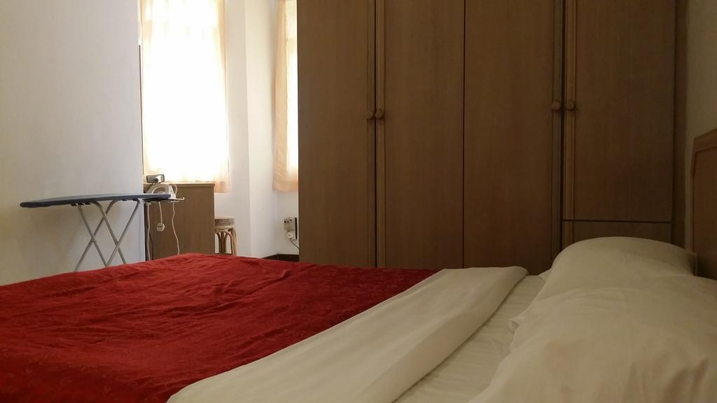 Jean Cleancomfy Apt Near Beach Batu Ferringhi Room photo
