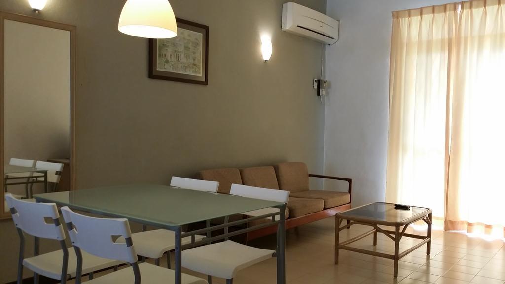 Jean Cleancomfy Apt Near Beach Batu Ferringhi Room photo